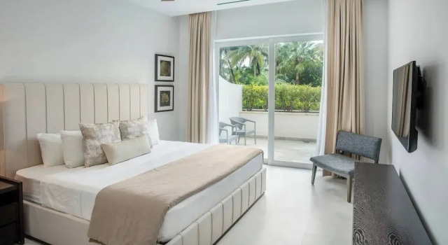 Апартаменты Luxury Цокольный этаж с 2 комнатами Garden Villa Condo at ONE Cable Beach
