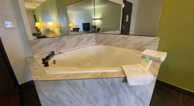 Двухместный люкс Skylight Inn Willoughby - Cleveland Mentor
