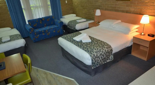 Семейный номер Standard Tropicana Motor Inn