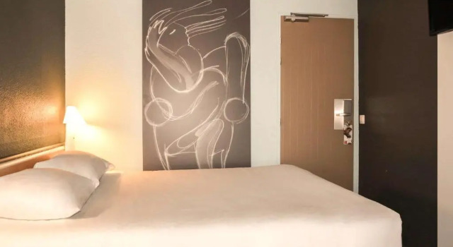 Двухместный номер Standard ibis Rochefort