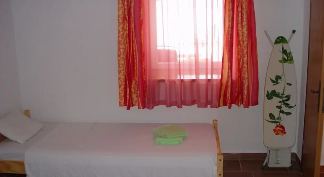 Apartment With 2 Bedrooms in Tribanj, With Enclosed Garden and Wifi -