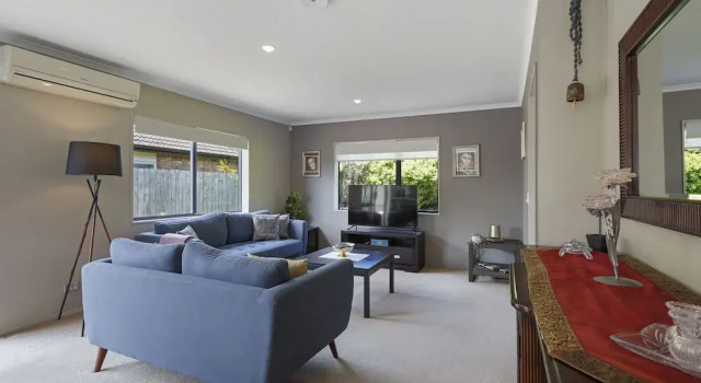 Spacious Family Home -Fully Fenced Yard
