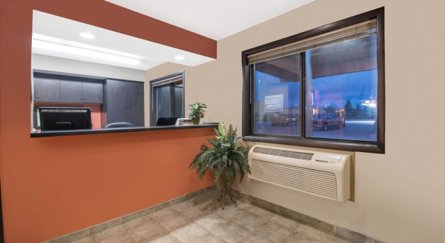 Super 8 by Wyndham Warroad, Rezerwuj Hotel Warroad Minnesota