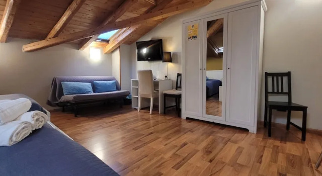 Четырёхместный семейный номер Standard XX Miglia rooms Catania city center