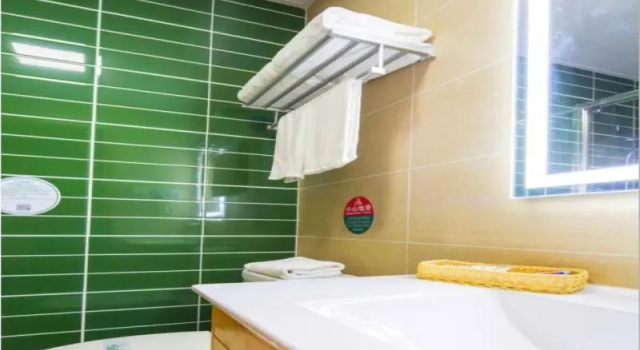 Двухместный номер Standard GreenTree Inn Tianjin Xiqing Development Zone Renrenle Square Express Hotel