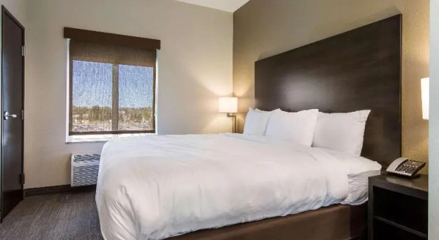 Номер Standard Comfort Suites Brunswick Town Center