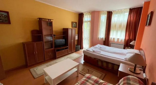 Студия Persey Flora Apartments