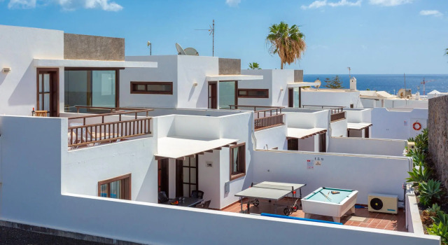 Villa Julianne 4 Heated Private Pool Walk to Beach A C Wifi Car Not Required - 2417