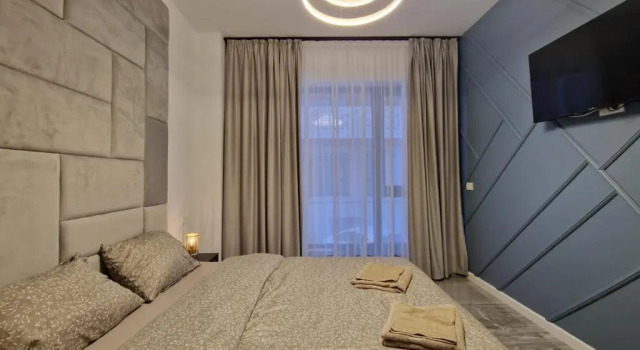 Future Residence - Antonia Home, Book Hotel Hoteller i Giroc med pool, Swimmingpool