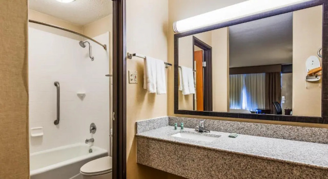 Номер Standard Best Western Northgate Inn