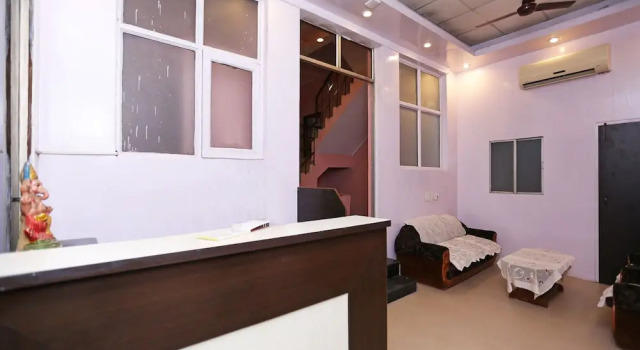 OYO Flagship 14774 Sector 14 Gurgaon