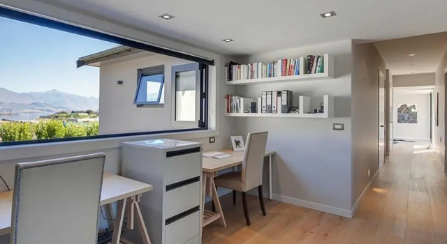 Infinity Drive - Sleeps 8 - Spa Pool - Lake Views
