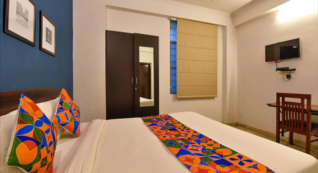 Номер Premium Fabhotel Gangashrey