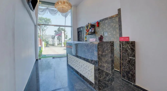 OYO 24848 Royal Imperio, Забронировать Отель Отели штата Махараштры 3 звезды, 3*