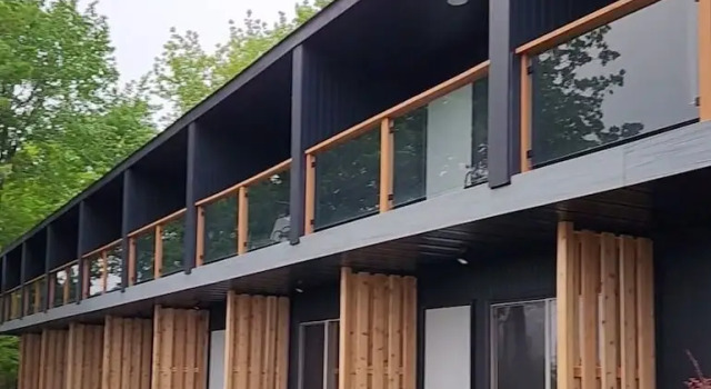 The Birchy, Adventure Lodging by Base Hospitality Group, Rezerwuj Hotel Marquette Michigan