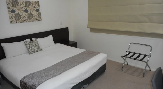 Семейный люкс Injune Motor Inn
