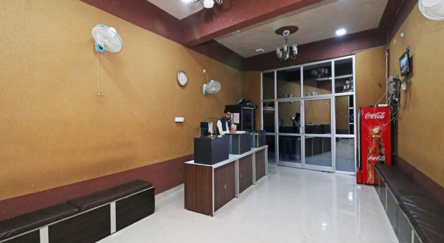 OYO 23165 Raghav Resort, Забронировать Курортный отель Уннао штат Уттар-Прадеш