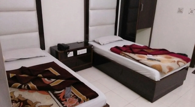 Hotel Crystal Deluxe at New Delhi Railway Station
