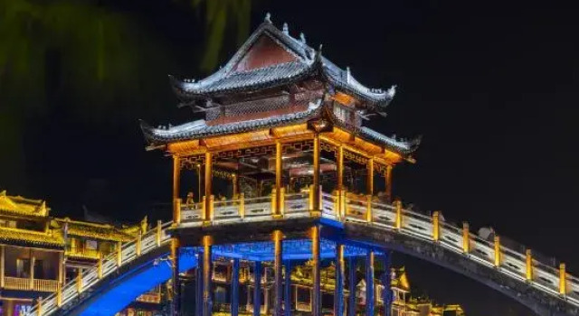 Fenghuang Manxi Yueshe Homestay (Fenghuang Ancient City), Book Hotel Xiangxi Hunan