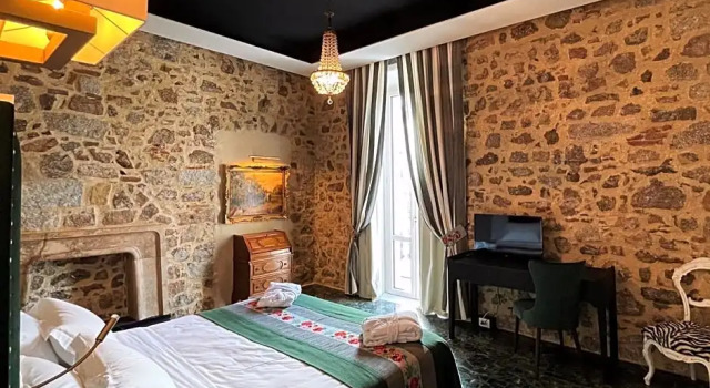 Kemani Villa Sara