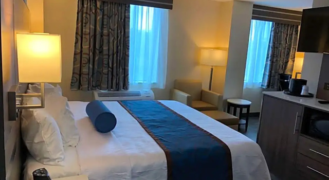 Номер Standard с видом на реку Best Western Plus Stadium Inn