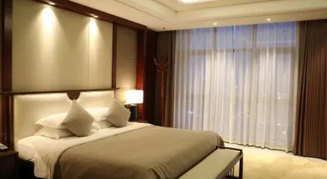 Люкс Binhai Jinling International Hotel