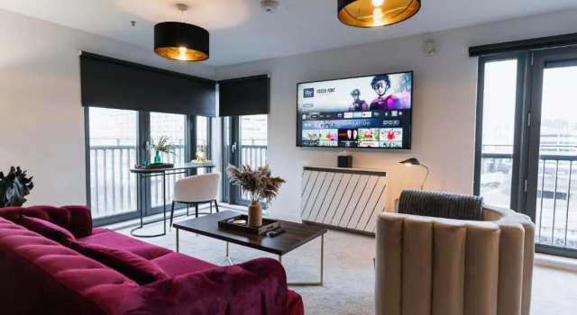 The Lusso Suite - 2BR - A 5* Escape Like No Other, Забронировать Отель Отели Glasgow & The Clyde Valley с парковкой, Парковка