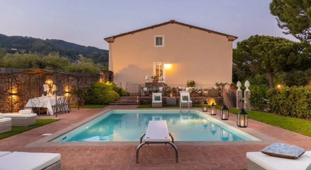 Коттедж Fattoria Camigliano, Luxury Farmhouse with Pool inside a Wine Estate
