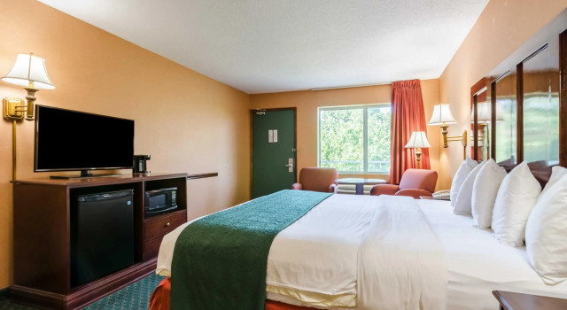 Четырёхместный номер Standard Quality Inn Eureka Springs South