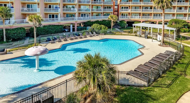 Апартаменты Seaside and Breezy Condo at the Victorian