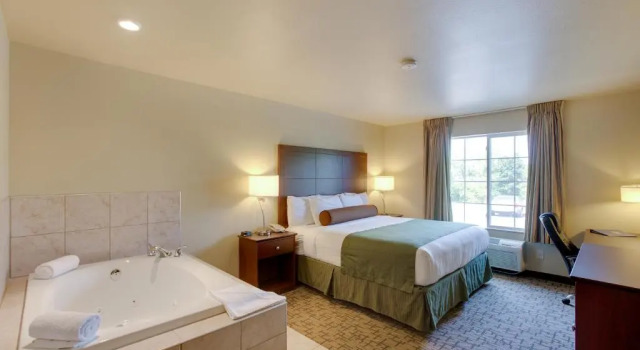 Люкс Cobblestone Inn & Suites - Clintonville