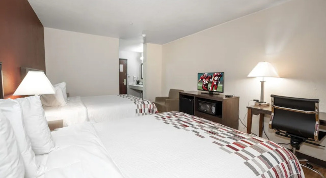 Четырёхместный номер Standard Red Roof Inn Hartselle