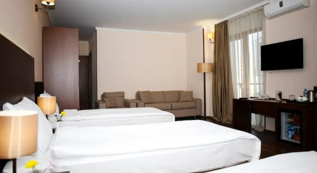 Трёхместный номер Standard с видом на город Отель Corner Inn