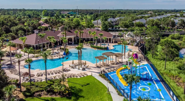 Resort Townhome w/ Splash Pool ~ 7 Mi to Disney!