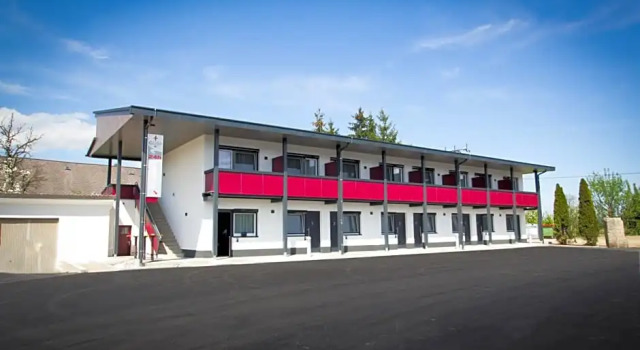 Burg Rooms - 24h Self-Check-in, Book Hotel Spielberg Styria