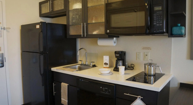 Четырёхместный люкс Candlewood Suites Harrisburg-Hershey by IHG