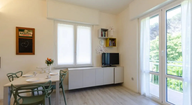 Апартаменты с балконом JOIVY Apt For 4, Near Centre, Beach And Train Station