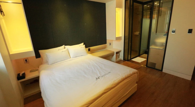 Двухместный номер Deluxe c 1 комнатой Noel Business Hotel