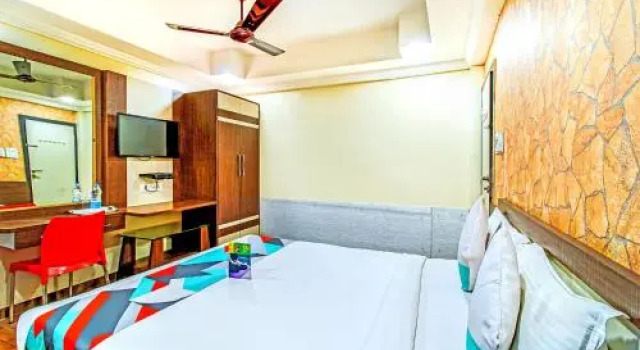 Hotel Mukesh residency