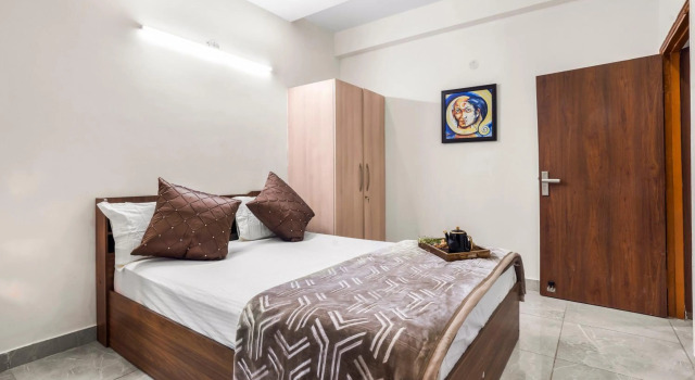 Entire Luxurious Apartment with kitchen near metro