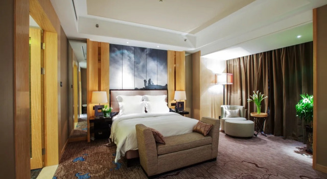 Universal Hotel Urumqi, Book Hotel Urumqi Xinjiang