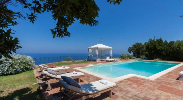 Вилла Relax at the Swimming Pool by Wonderful Italy