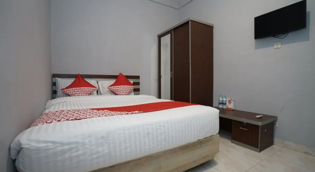 OYO 1333 Costarina, Rezerwuj Hotel Palembang Sumatra