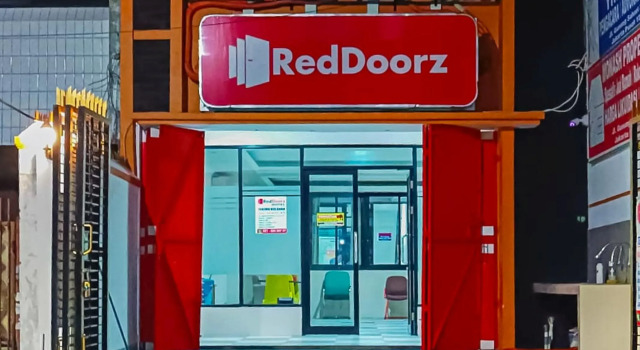 RedDoorz near Stasiun Senen, Book Hotel Kemayoran Jakarta