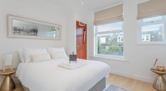 Апартаменты Superior Luxury Granada Apartments - 1 & 2 bed FLATS Perfect for Contractors, Family, Students near Seafront