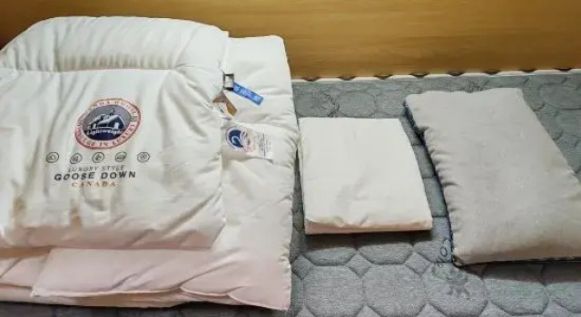 Кровать в общем номере (мужской номер) Youzhu Hostel (Shuhanludong Subway Station)