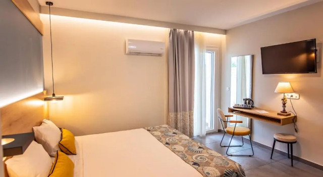 Люкс с видом на сад Mythic Summer Hotel
