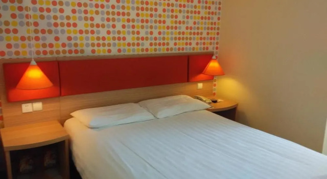 Home Inn Neo (Yixing Renmin Middle Road Branch), Prenota Hotel Hotel a Yixing con parcheggio, Parcheggio
