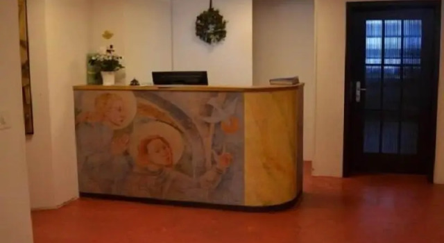 Hotel Schlüssel, Забронировать Отель Отели Люцерна с парковкой, рядом с Церковь Св. Петра, Парковка
