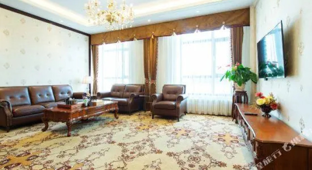 Люкс Deluxe Ji Hotel Changchun Tongzhi Street Wanda Plaza